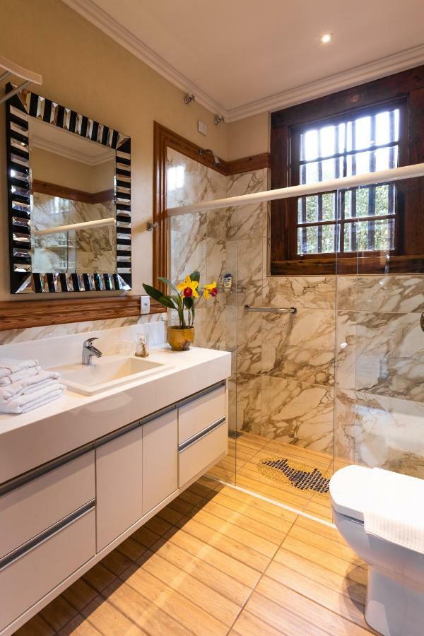 Standard Double Suite